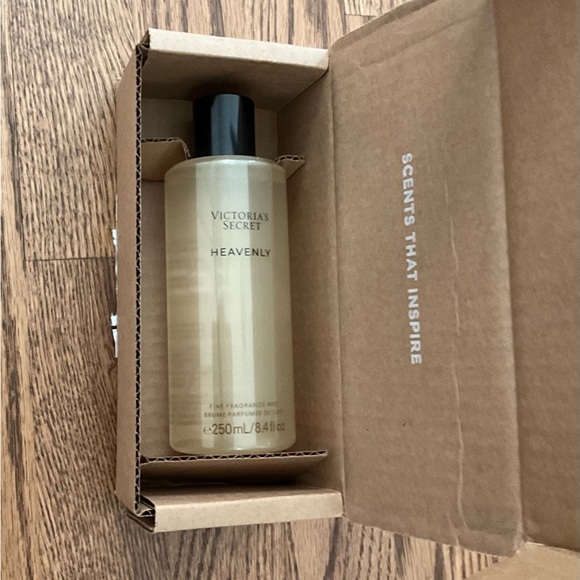 New in box Full Size VS heavenly Mist - Picture 1 of 3